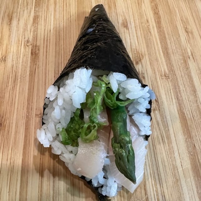 Yellow Tail Hand Roll.