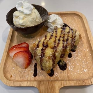 Fried Cheesecake with Icecream