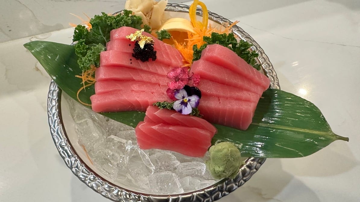 Tuna Sashimi (12 Pc).